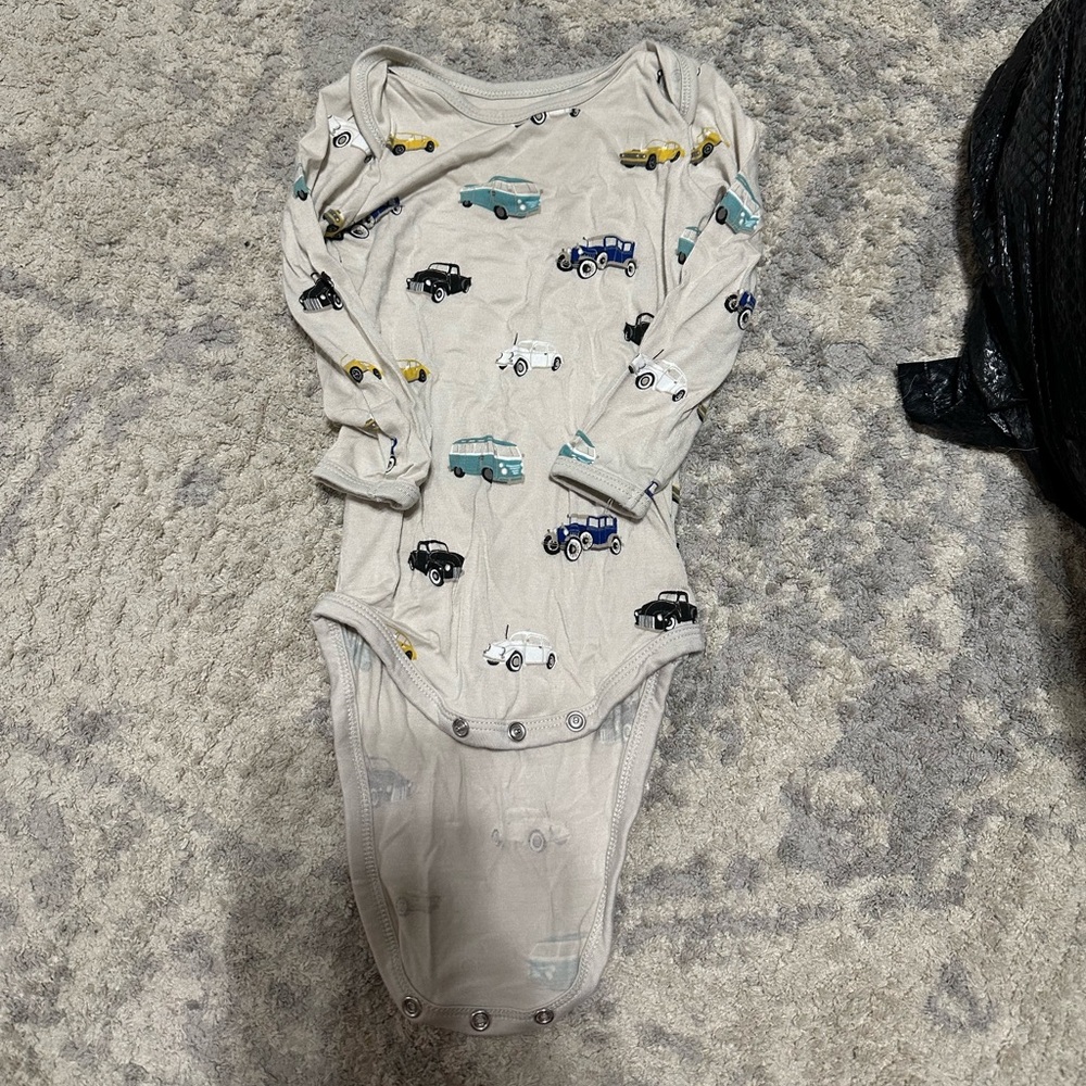 Kyte baby cars long sleeve 12-18